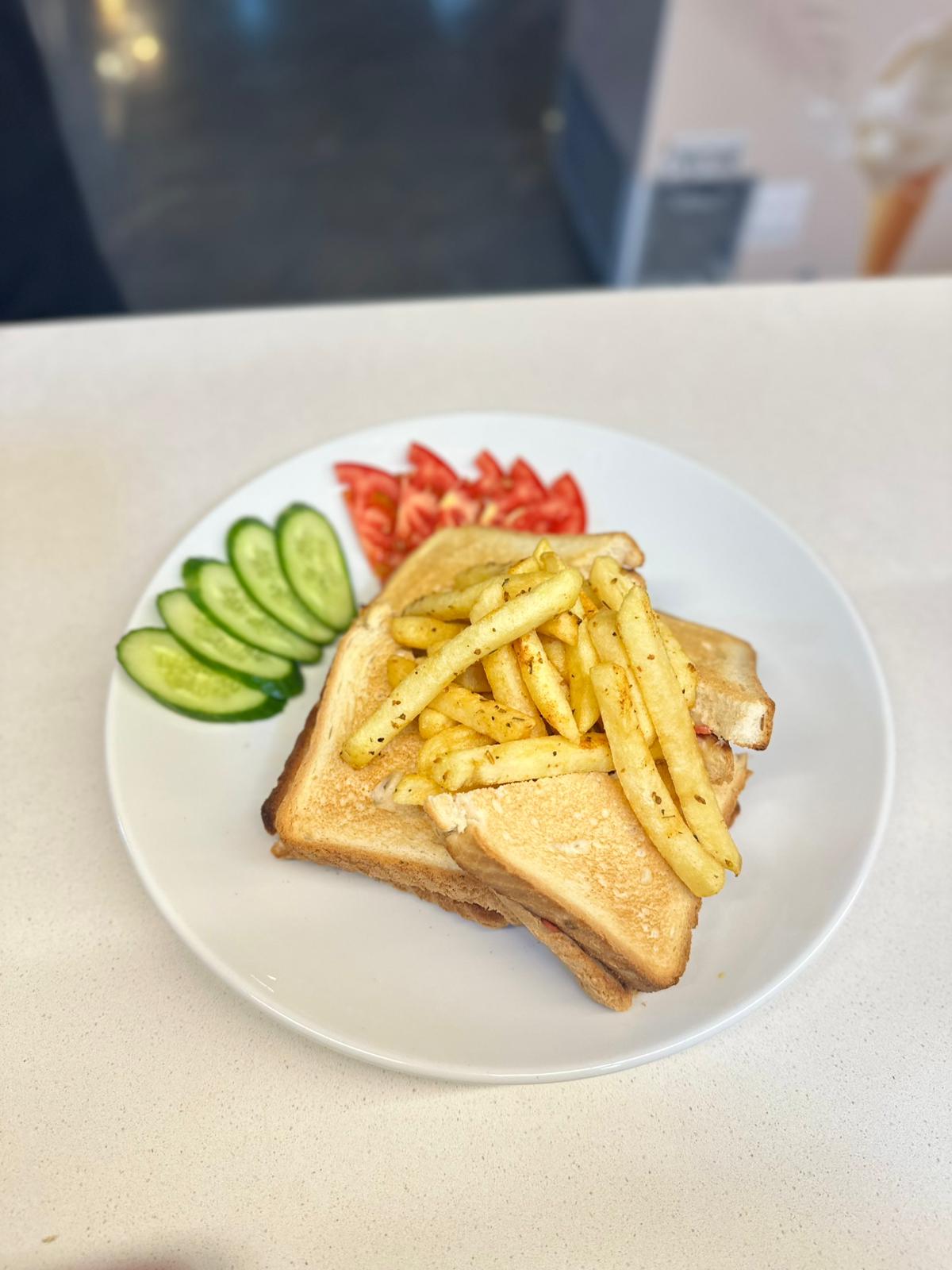 Karışık Tost(Sucuk,Salam,Kaşar Peyniri İle)